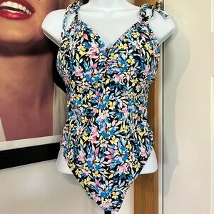 Shade & Shore 1 Piece Bathing Suit, Women’s Size M, Black/Pastel Blues/Pink/Y